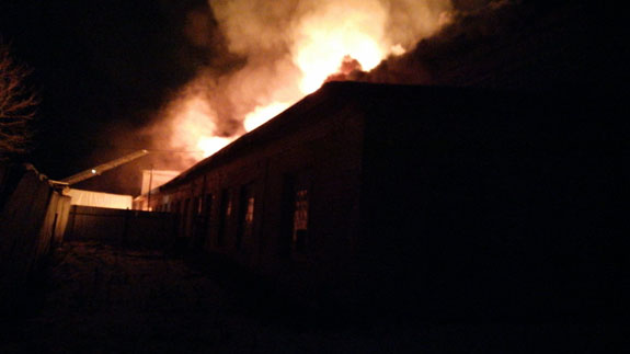 Пожар 15 января в здании мебельной фабрики в Брянской области