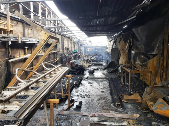 Пожар 11 февраля в цехе по производству металлопластиковых конструкций