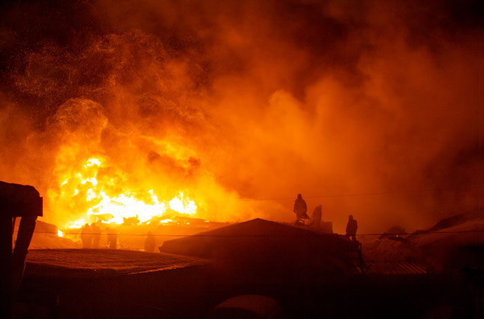 Пожар 12 марта на территории радиозавода в Барнауле