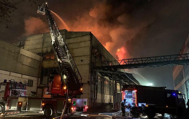 Пожар 12 апреля в здании фабрики Невская мануфактура в Санкт-Петербурге