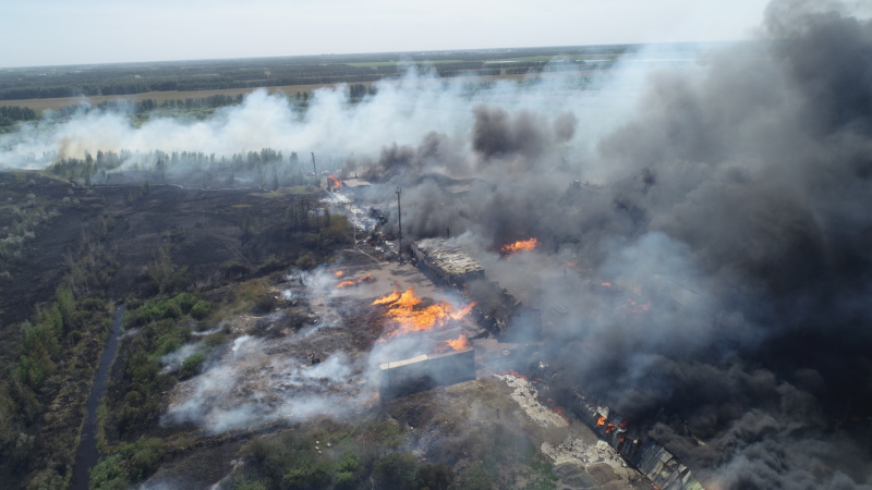 Пожар 30 мая в Омске на двух складах