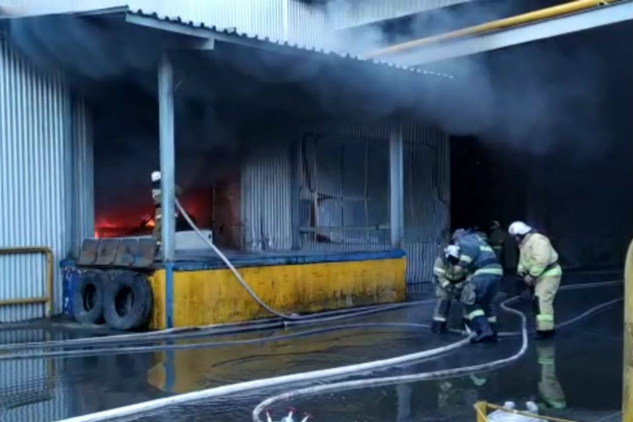 Пожар 21 мая склад пластмассовых изделий в поселке Винтай Красноглинского района Самары.