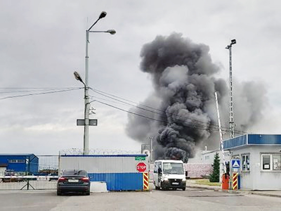 Пожар 30 июня на таможенном складе в Санкт-Петербурге